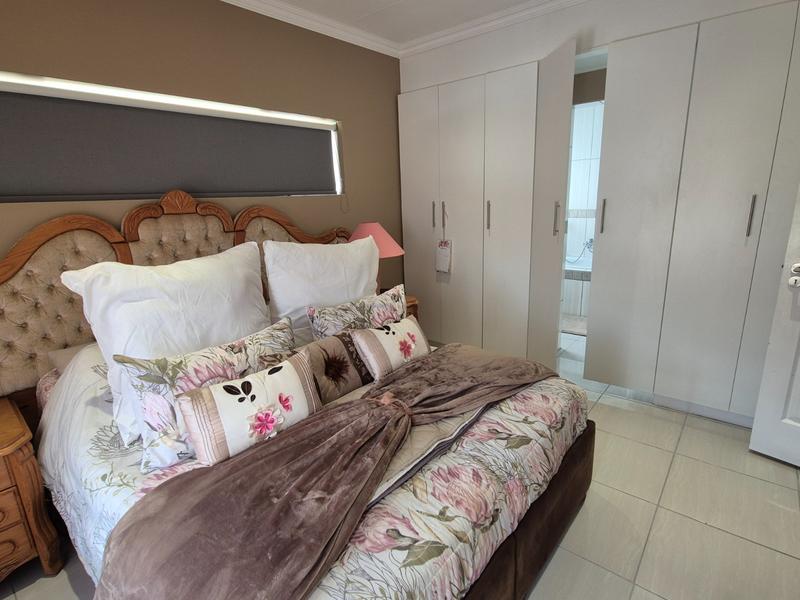 To Let 3 Bedroom Property for Rent in Blue Ridge Western Cape